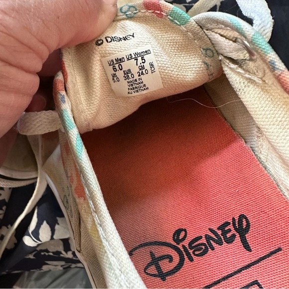 VANS x Disney Little Mermaid Ariel Shoes women's size 7 1/2, well loved - Picture 7 of 7